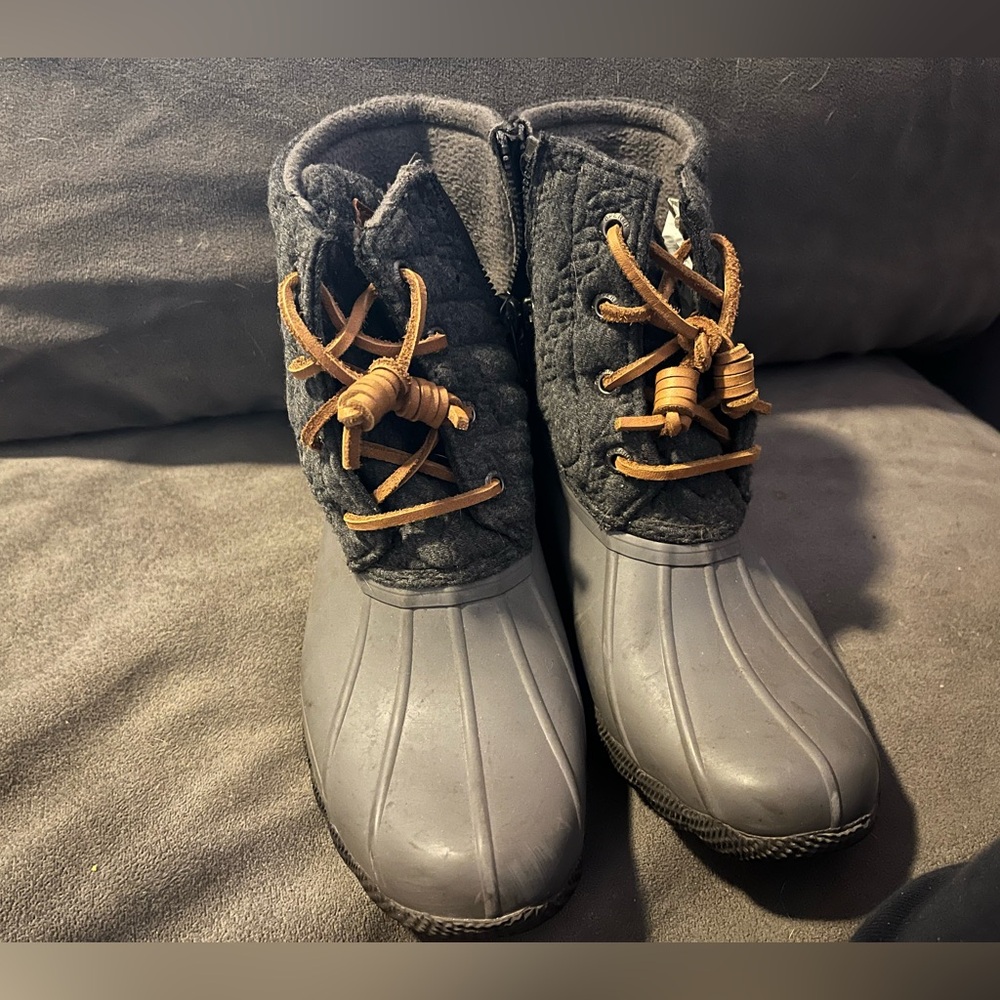 Women’s sperry boots size 5